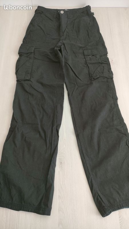 Pantalon Cargo noir Bershka – Taille 34 (image 1)