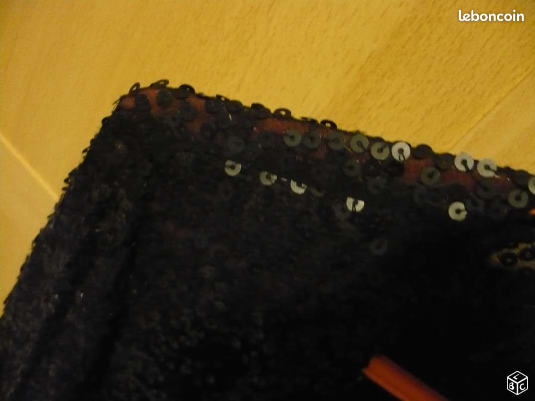 Gilet noir pailleté (image 1)