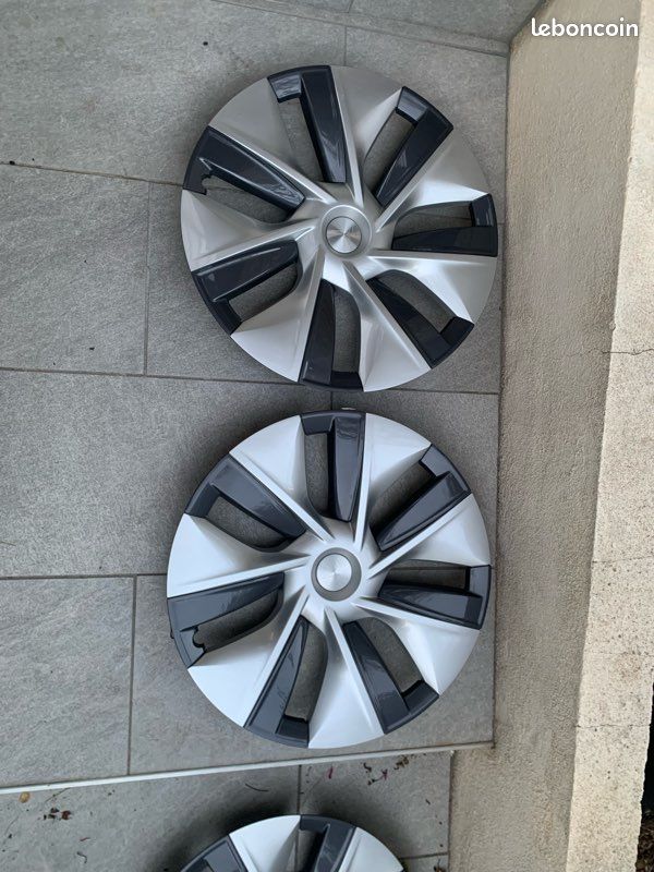 Enjoliveur pour tesla model Y (image 2)