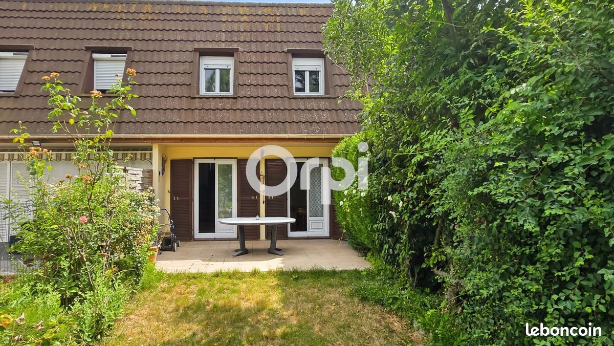 Maison 4 pièces 85 m² · à Fosses · 85 m² · 229 000 €