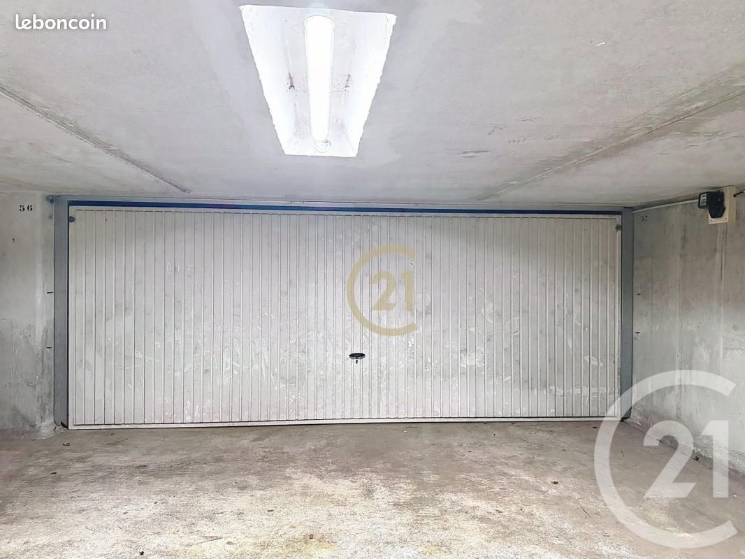 Parking 30 m² · à Antibes · 30 m² · 59 000 €