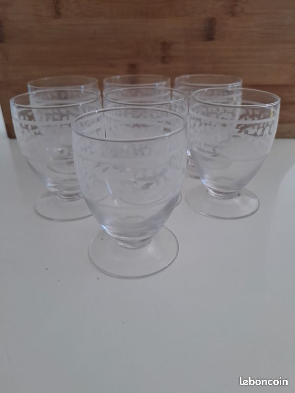 Lot De 7 Verres à Digestif Gravés – Verrerie Ancienne – État Correct