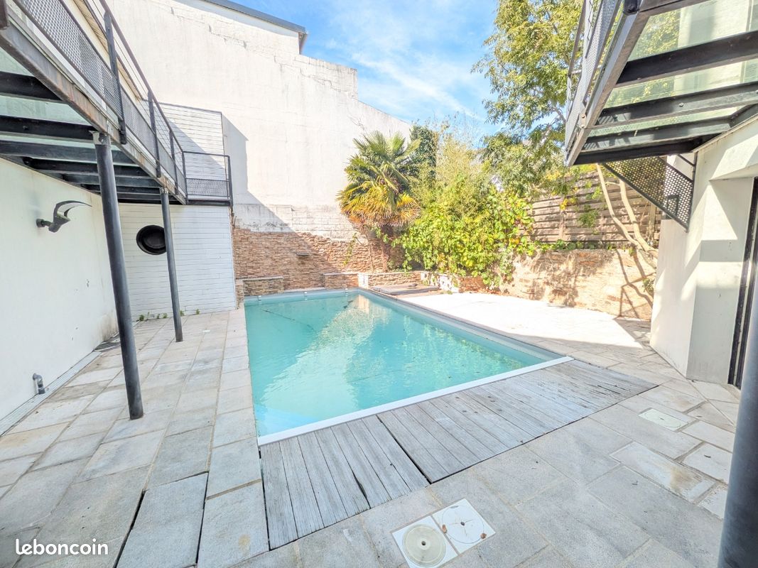 Maison 8 pièces 271 m² · à Lorient · 271 m² · 435 000 €