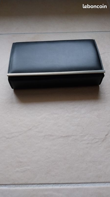 Trousse de toilette voyage équipée (image 3)