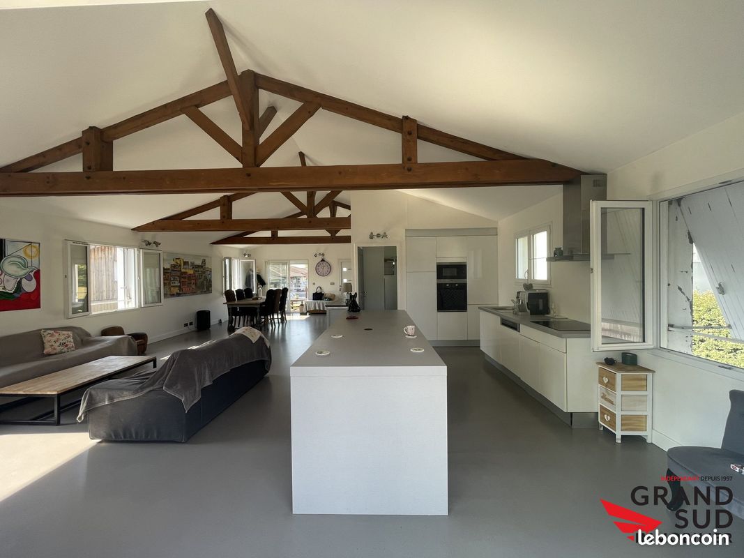 Maison 5 pièces 135 m² · à Carignan-de-Bordeaux · 135 m² · 360 000 €