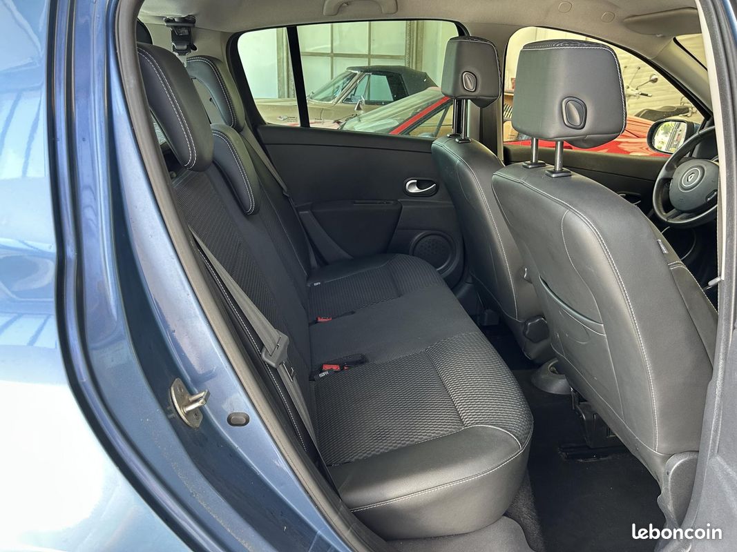 RENAULT CLIO 1.6i 16V - 110 - BVA Euro 5 III BERLINE Exception TomTom PHASE 2 (image 13)