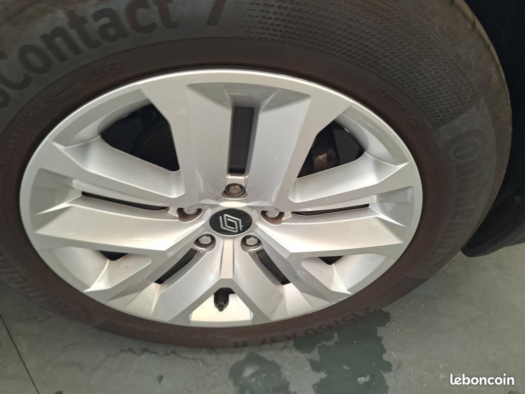 Renault Captur II mild hybrid 160 EDC Techno 5p (image 22)