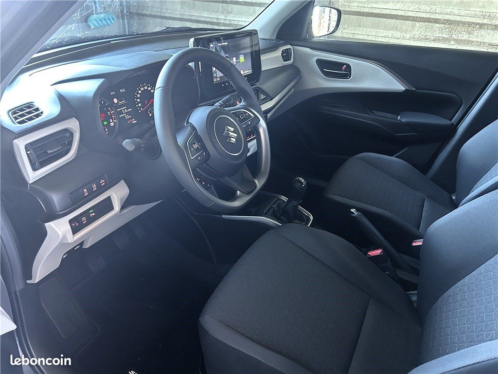 Suzuki Swift IV 1.2 DUALJET HYBRID Pack (image 11)