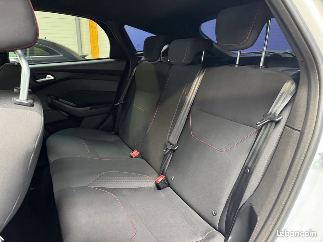 FORD Focus ST-Line 1.0 Ecoboost 125ch - Suivi - Caméra de Recul - GPS (image 34)