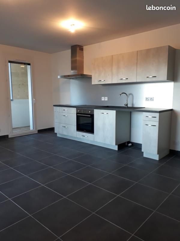Appartement 3 pièces 61 m² · à Saint-Pierre-en-Faucigny · 61 m² · 965 €