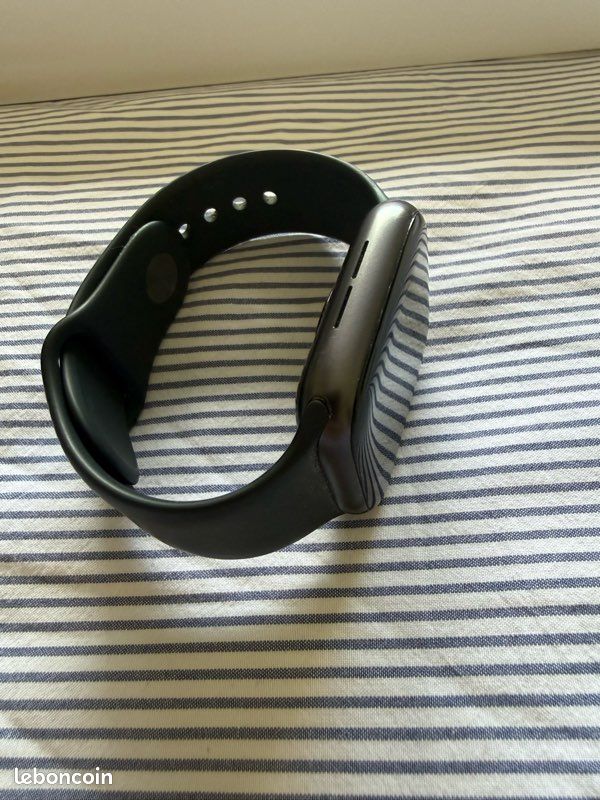 Apple Watch SE 44 mm GPS - Space Gray - Très bon état (image 5)