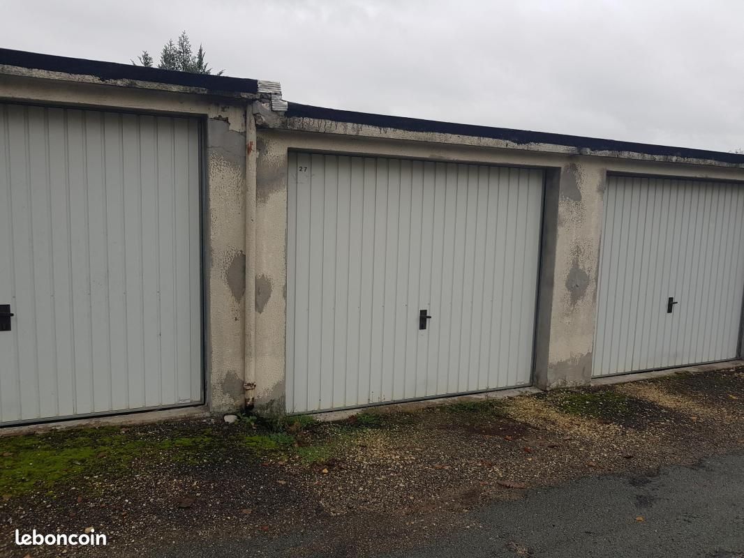 Parking 15 m² · à Cravanche · 15 m² · 75 €/mois