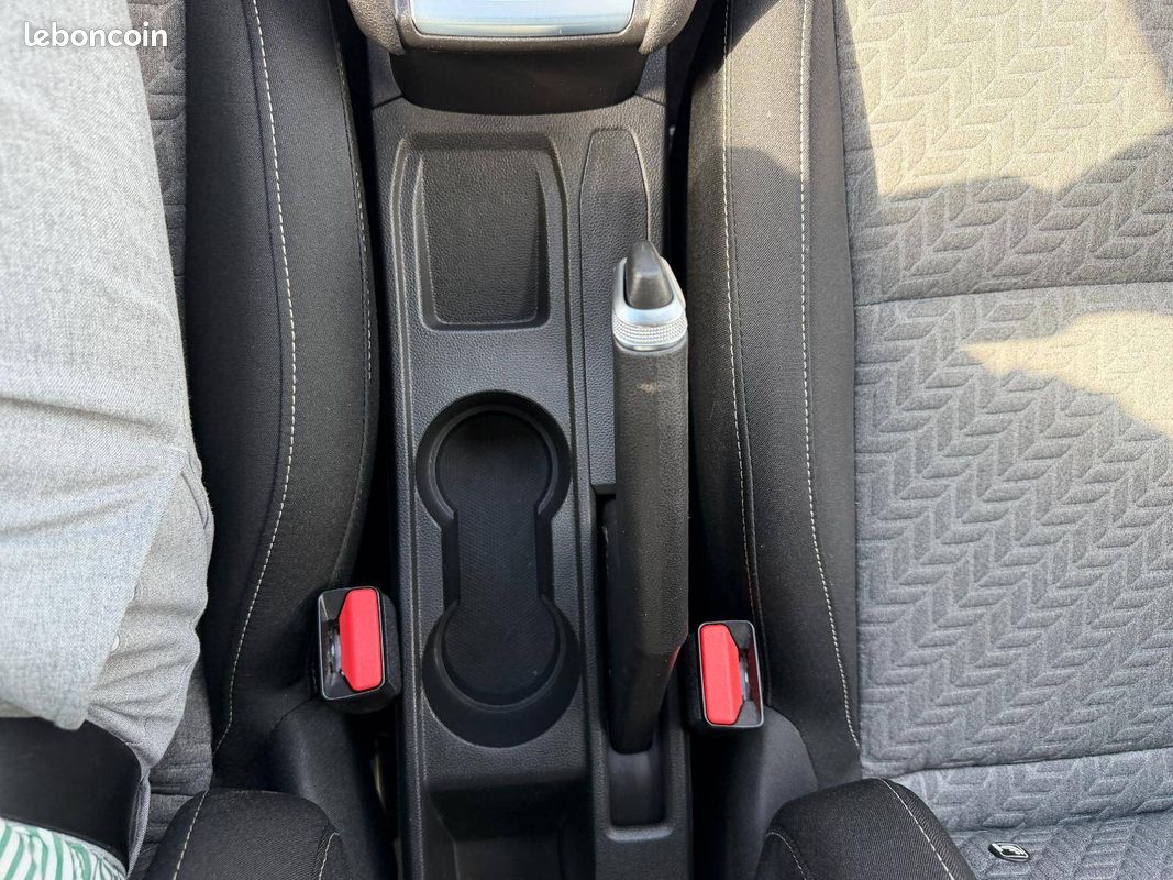 RENAULT Clio E-Tech 140 - 21N Limited (image 21)