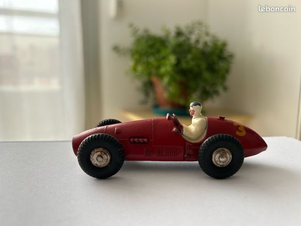 Ferrari Dinky Toys – Série 23 J | La Broc des Alpilles