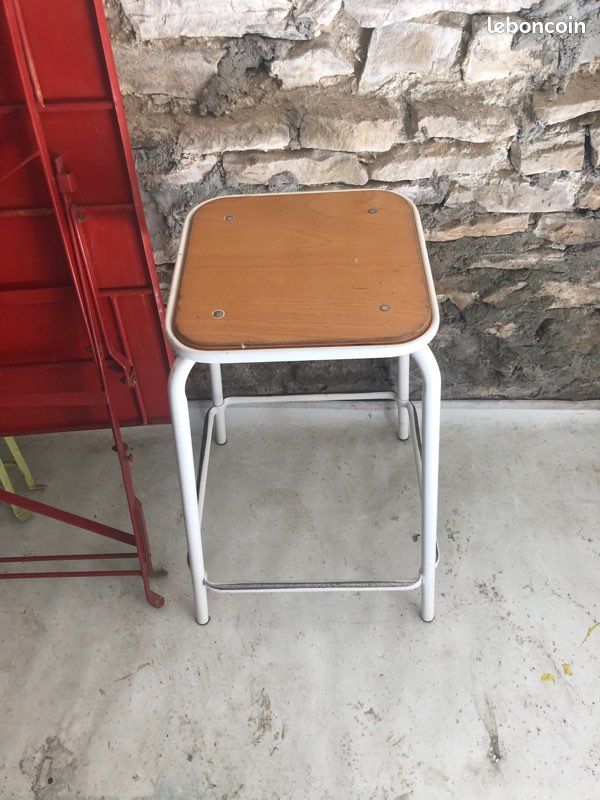 Tabouret industriel (image 2)