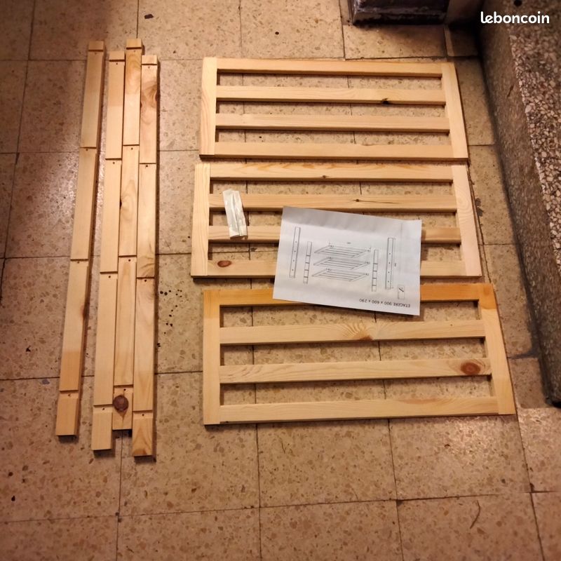 Étagères en bois (image 2)