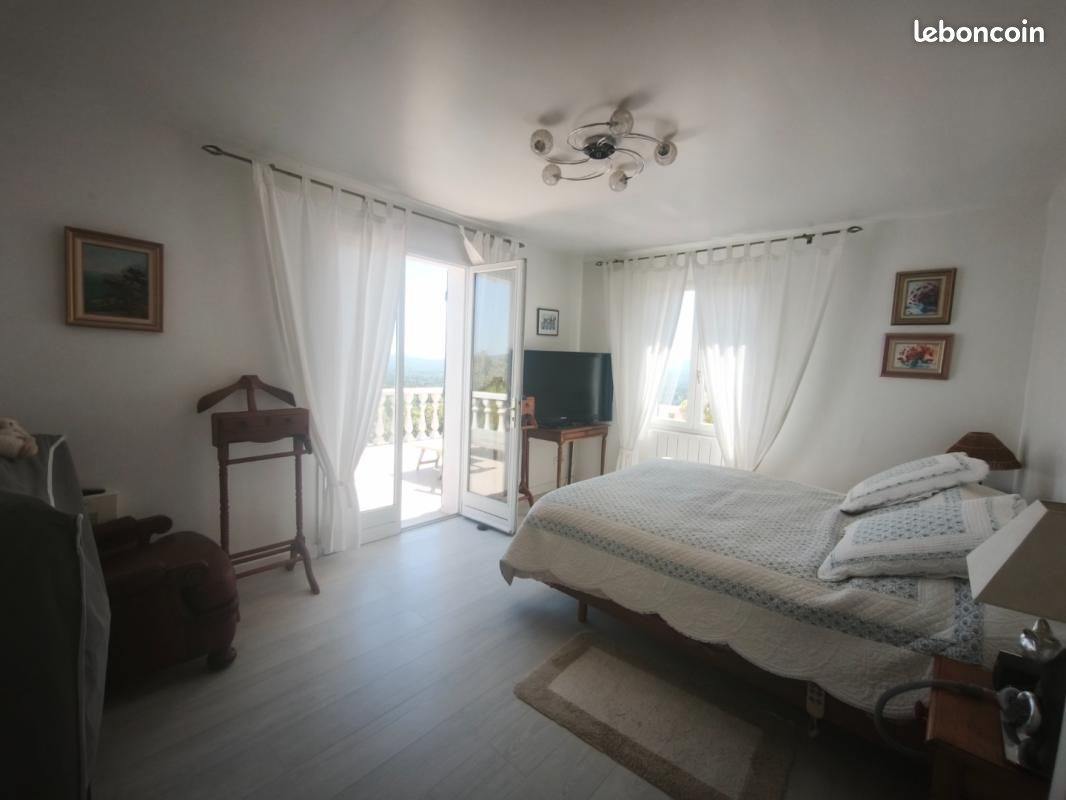 Propriété 9 pièces 205 m² (image 11)
