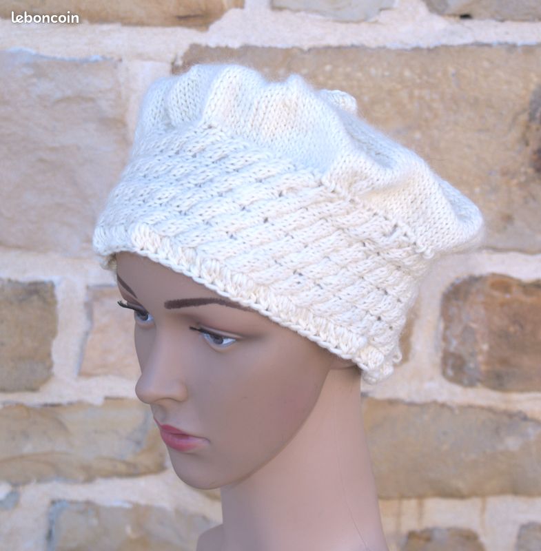 Bonnet en tricot côtelé blanc cassé : casquette de marin torsadée - France