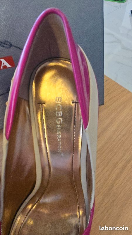 Escarpins / Pumps BCBGMAXAZRIA Taille 6.5 US Femme - Multicolore - Talon Moyen - Occasion