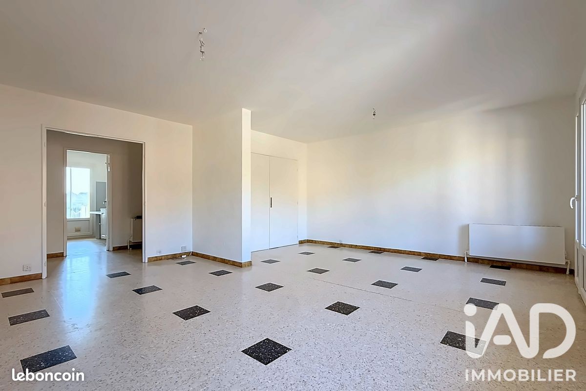 Appartement 3 pièces 76 m² · à Ollioules · 76 m² · 950 €/mois
