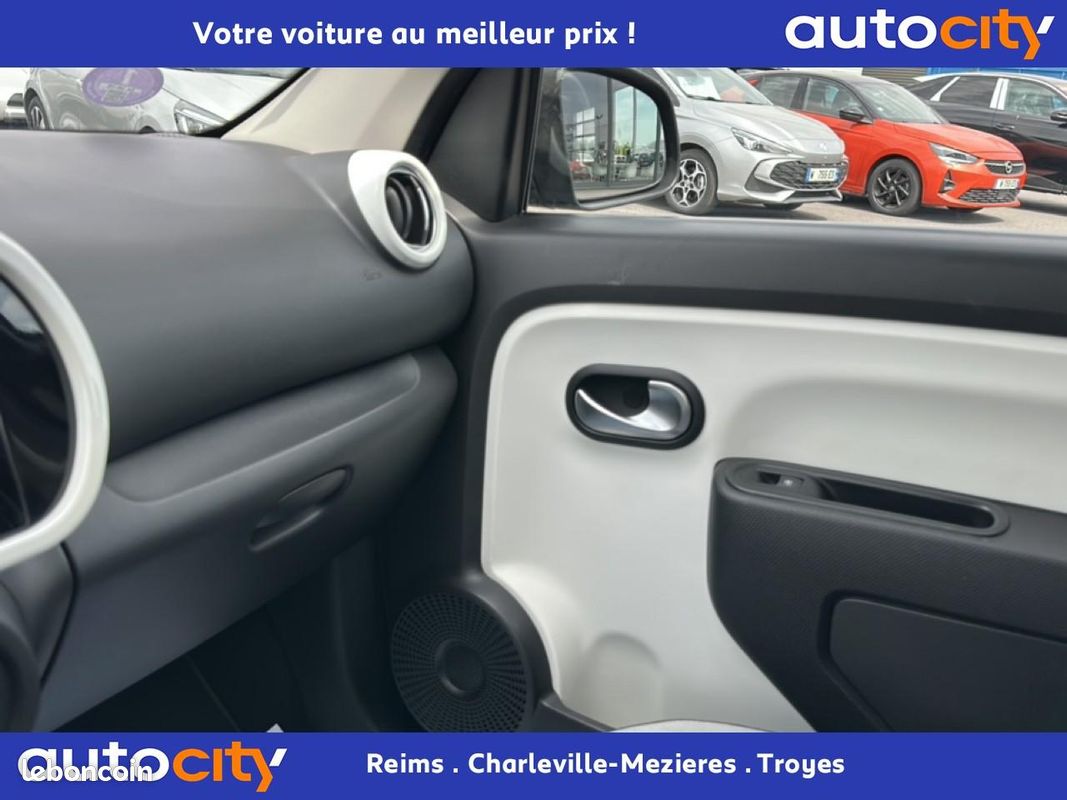 RENAULT TWINGO 0.9 Energy TCe - 90 Intens 2 (image 29)