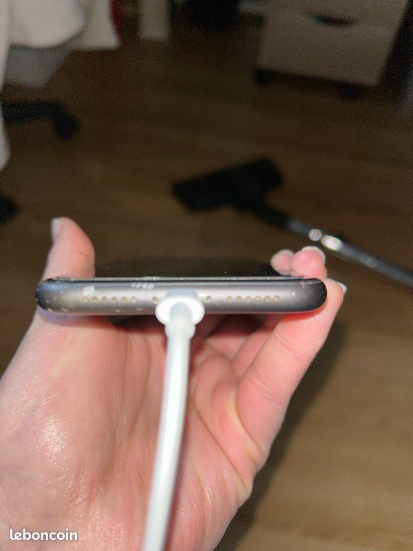 IPhone 11 (image 4)