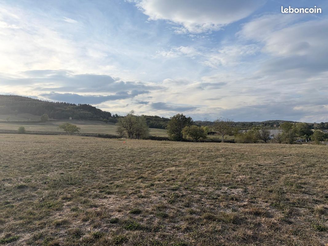 Terrain 1012 m² · à Combronde · 1 012 m² · 93 500 €