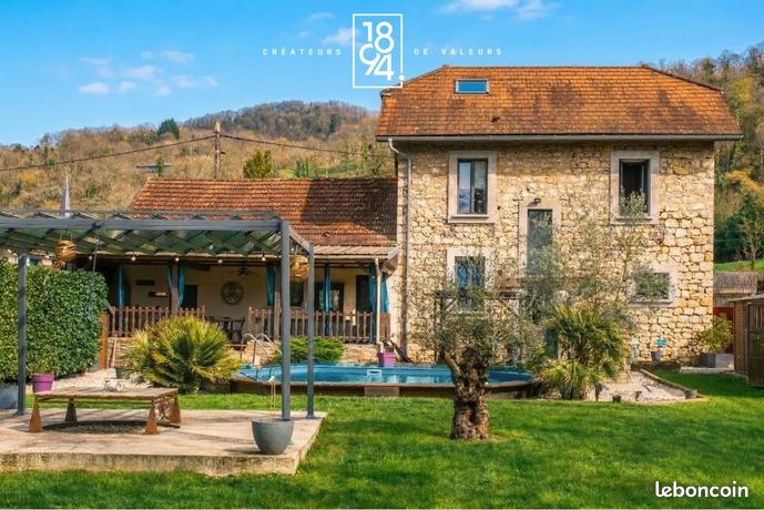 Maison 6 pièces 220 m²