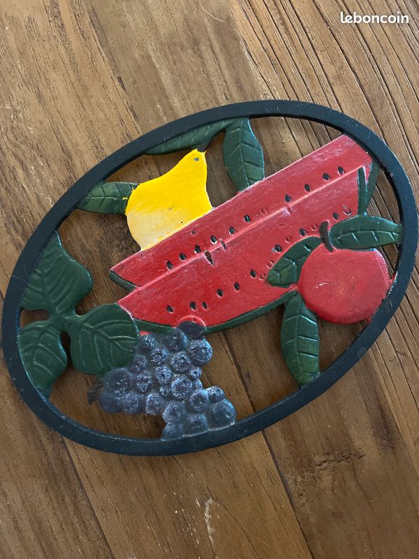 Dessous de plat en fonte motif fruits (image 1)