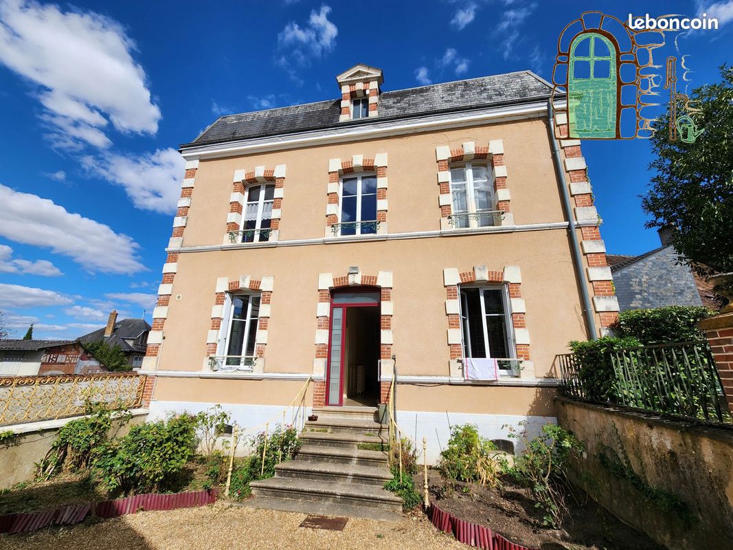 Maison 8 pièces 228 m² · à Mondoubleau · 228 m² · 312 600 €