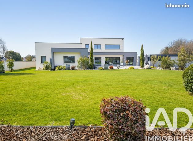 Maison 6 pièces 244 m²