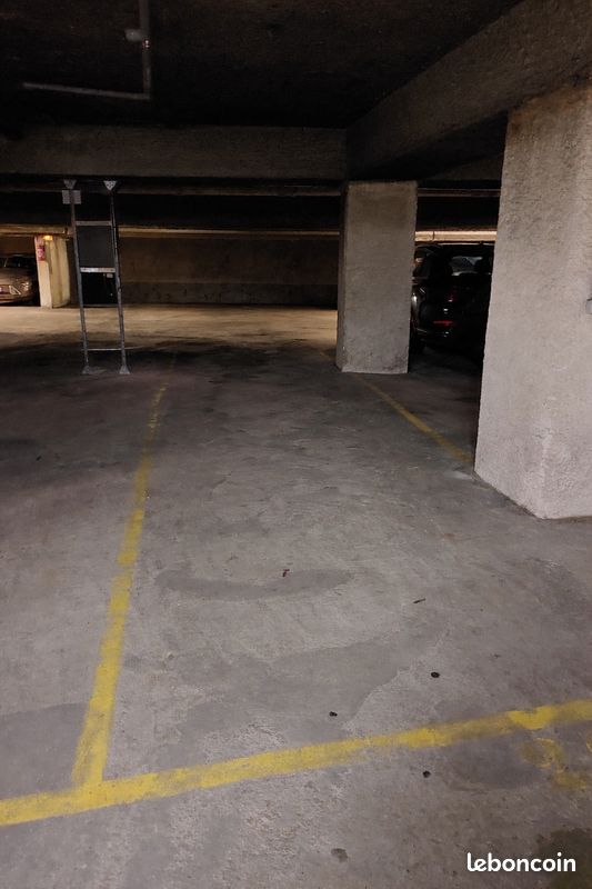 Parking 10 m² · à Neuilly-sur-Seine · 10 m² · 140 €/mois