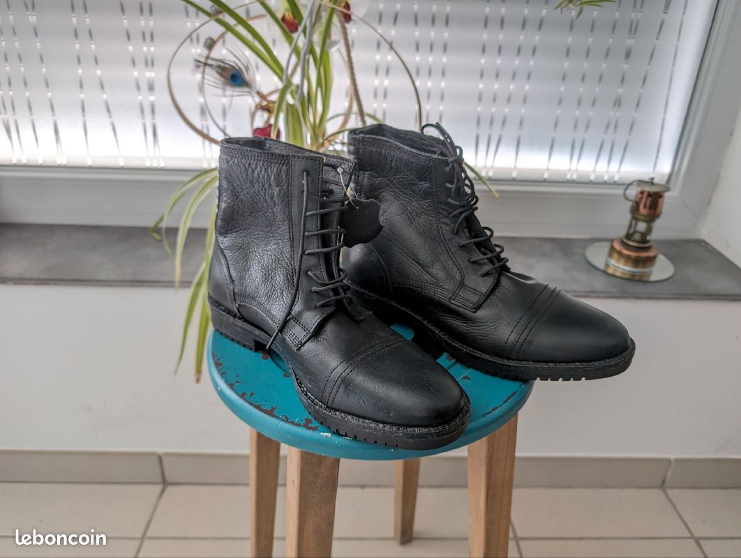 Divers Bottes, Boots, chaussures, Baskets (image 2)