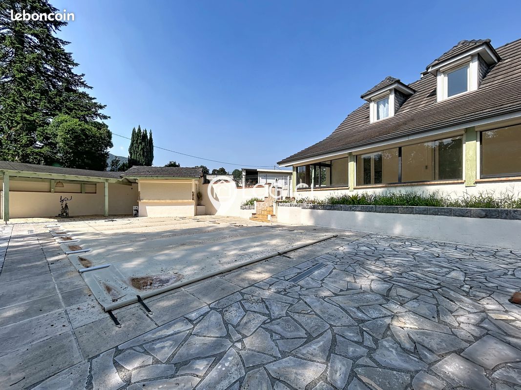 Maison 5 pièces 135 m² · à Asson · 135 m² · 1 450 €/mois