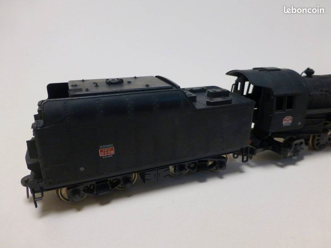 Belle locomotive ho train jouef 141 r neuve ref :8271 en boite