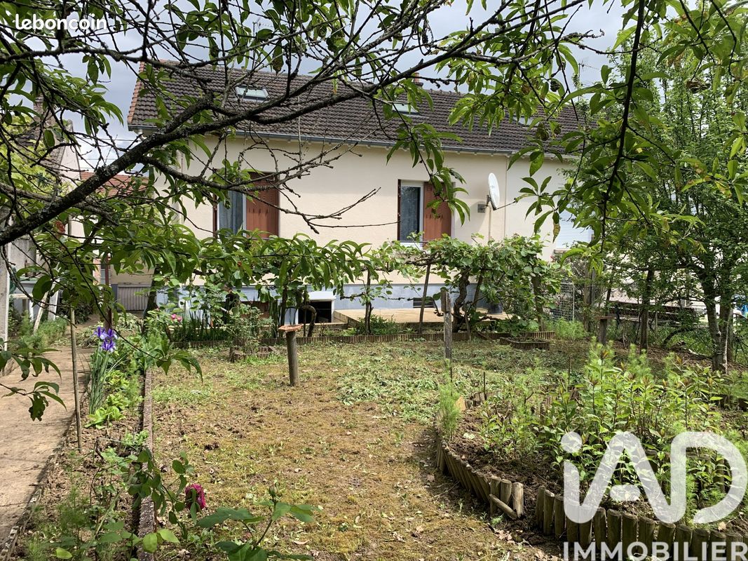 Maison 4 pièces 97 m² · à Villeneuve-la-Guyard · 97 m² · 178 000 €