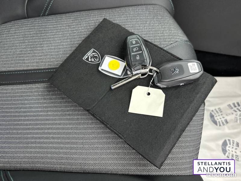 Peugeot 3008 Hybrid 225 e-EAT8 Allure Pack (image 33)