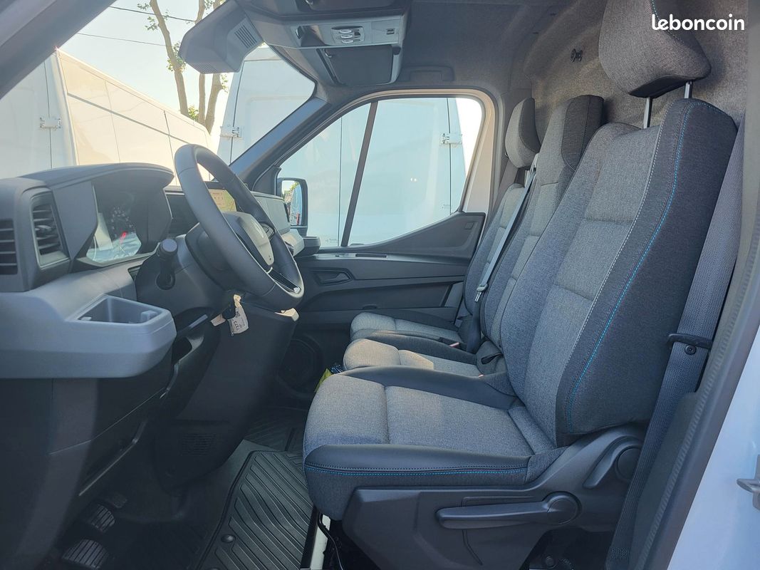 RENAULT MASTER IV L3H2 TRACTION FOURGON 2.0 Blue DCI 170 EXTRA 03 PLACES NEUF avec CAMÉRA DE RECUL + CLIM AUTO + RADARS AVANT - ARRIERE - LATÉRAUX + PORTES ARRIERE 270 DEGRÉS ( Prix Vente 31 990 HT ) (image 3)