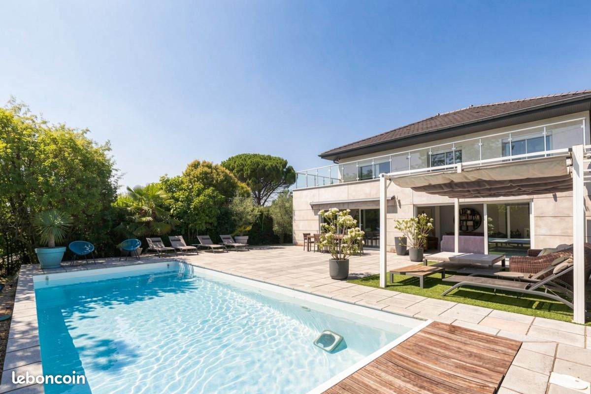 Maison 7 pièces 285 m² · à Corbas · 285 m² · 890 000 €