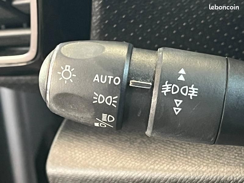 Citroen C4 Moteur électrique 136ch (100 kW) Shine Automatique (image 26)