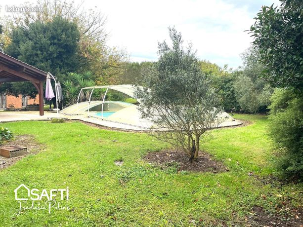 Propriété 9 pièces 318 m²