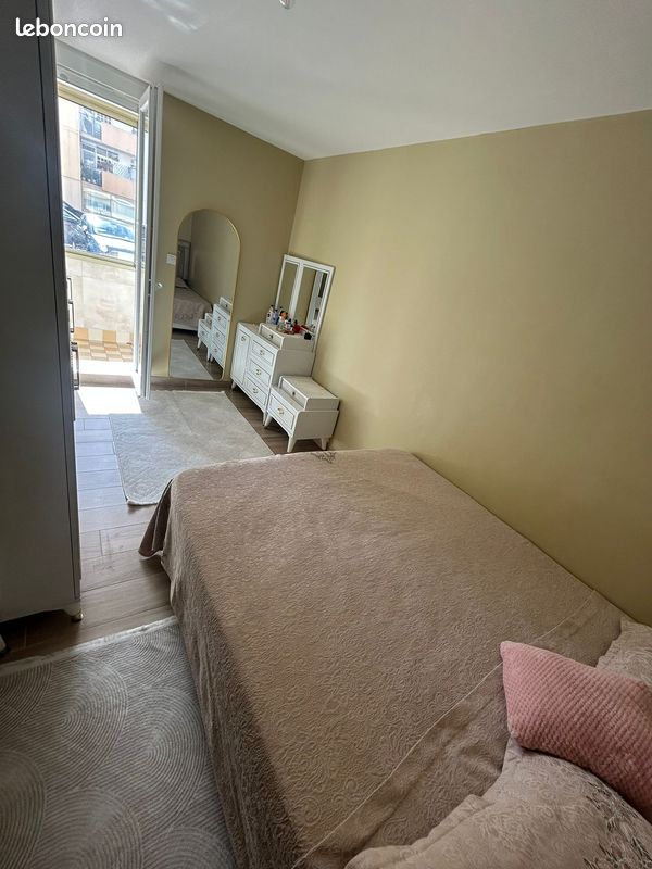 Appartement 4 pièces 74 m² · à Marseille · 74 m² · 190 000 €
