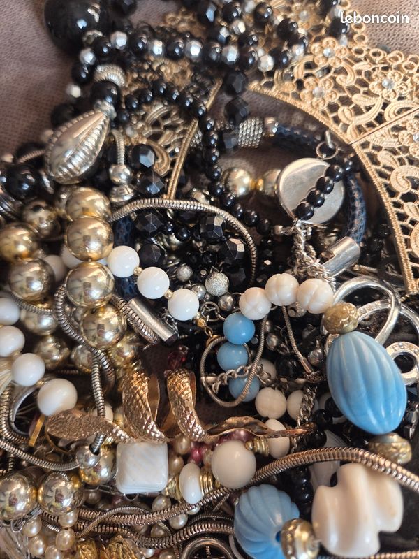 Gros lot bijoux fantaisie vintage et modernes – Non triés (image 3)