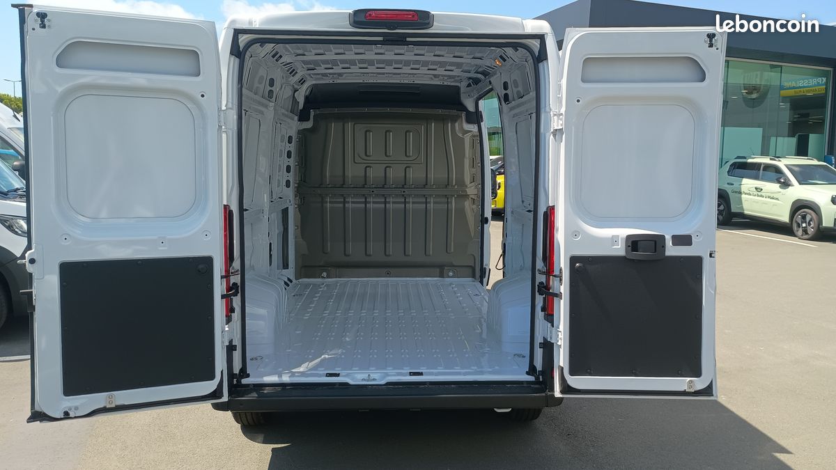 381e/mois FIAT DUCATO tôlé L2H2 3.3t 140ch Easy Pro (image 4)