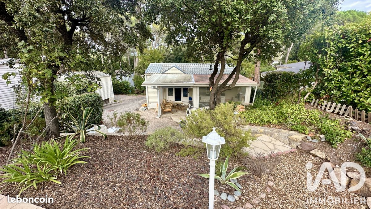 Terrain 230 m² · à Fréjus · 230 m² · 89 800 €