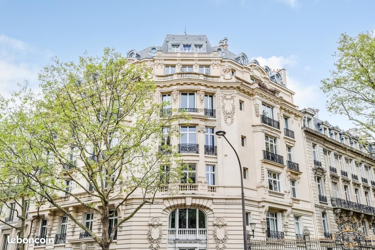 Appartement 8 pièces 337 m² · à Paris · 337 m² · 18 000 €/mois