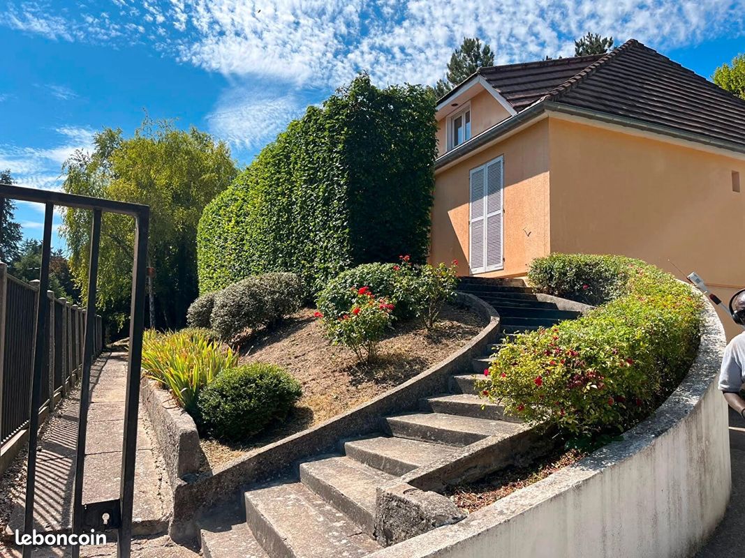 Maison 11 pièces 191 m² · à L'Étang-la-Ville · 191 m² · 4 500 €