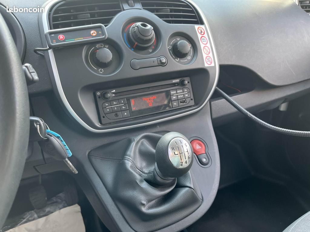 RENAULT KANGOO MAXI 1.5 DCi 95ch BVM6 vitré (image 17)