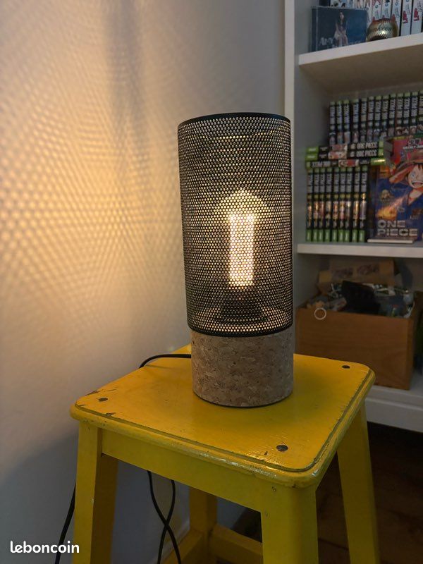 Lampe de bureau design (image 2)