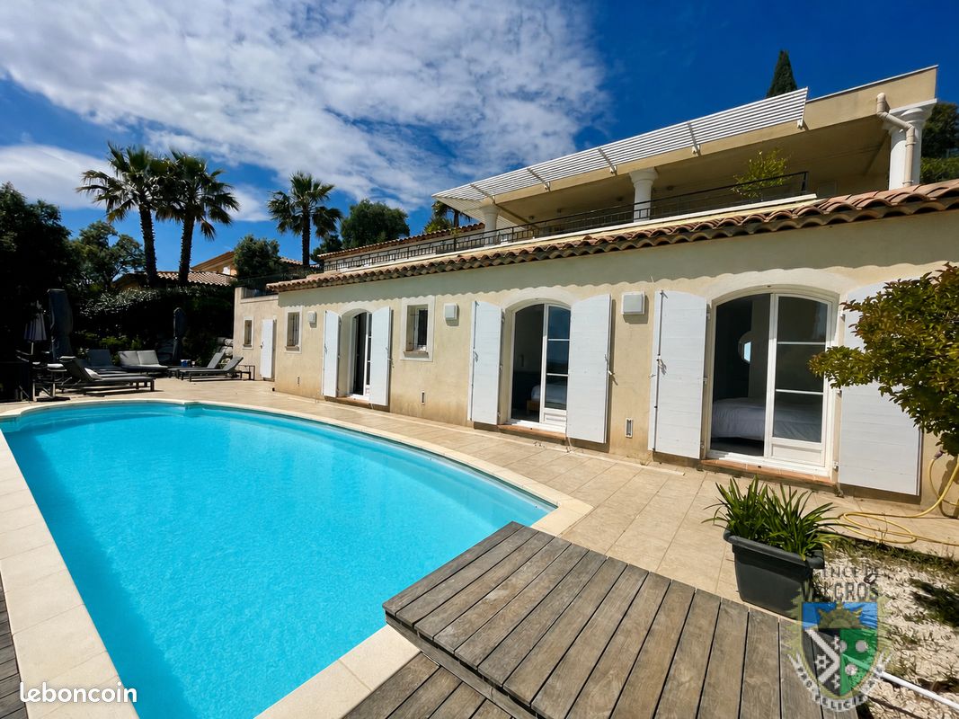 Propriété 6 pièces 190 m² (image 1)